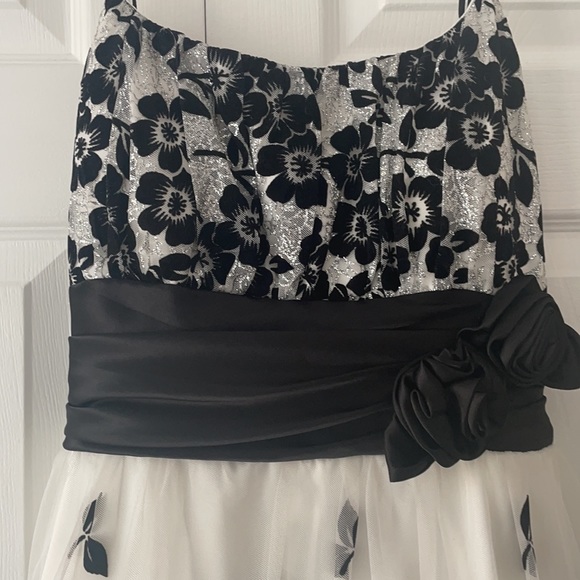 Special occasion dress - Picture 3 of 9